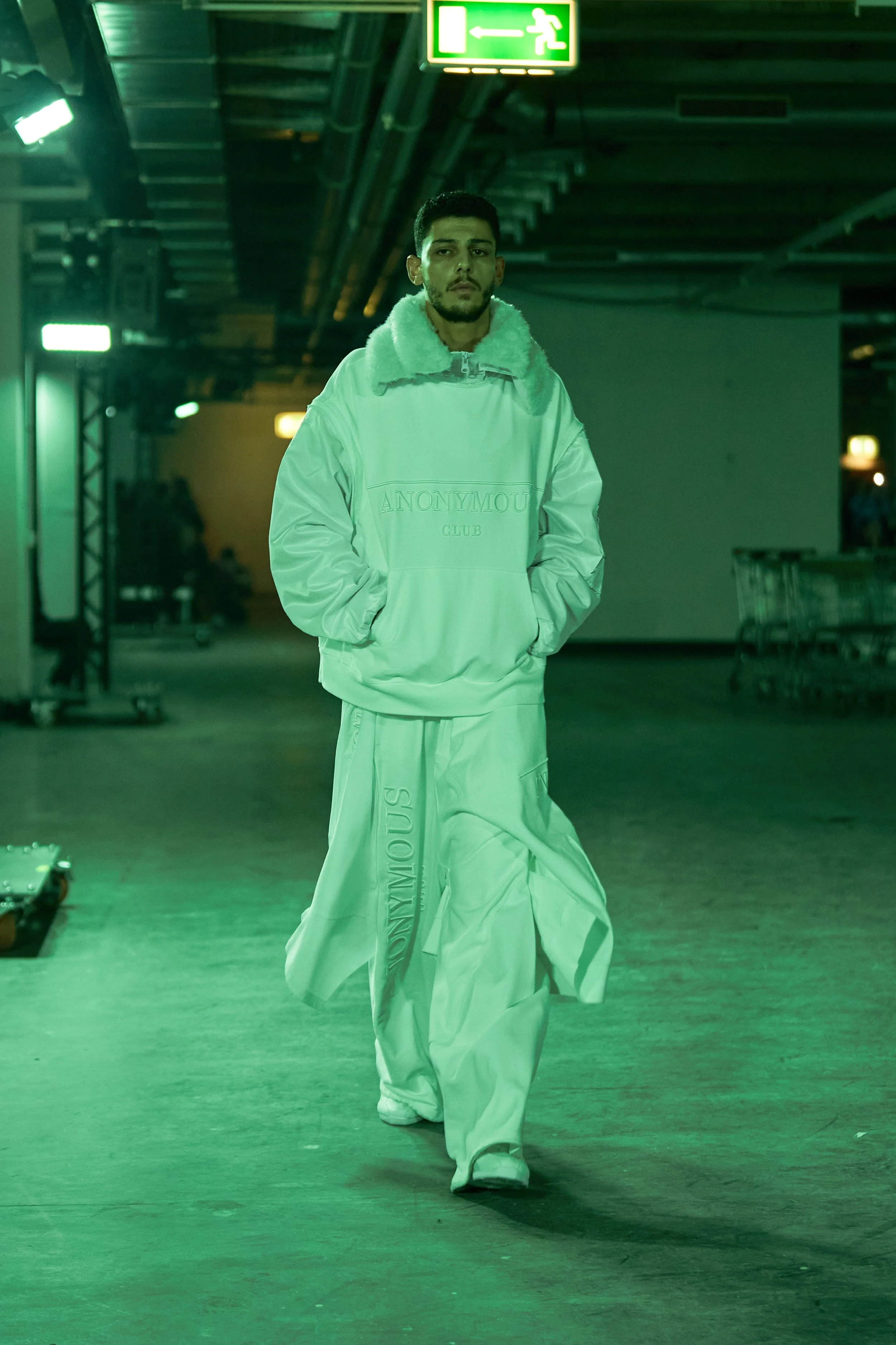 新品未使用 AWW MAGAZINE SWEAT GREEN スウェット